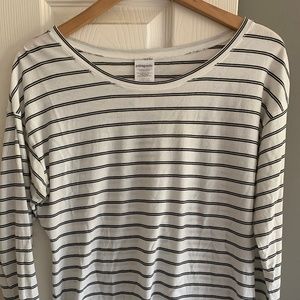 Patagonia ¾ sleeve Cotton & Tencel shirt.